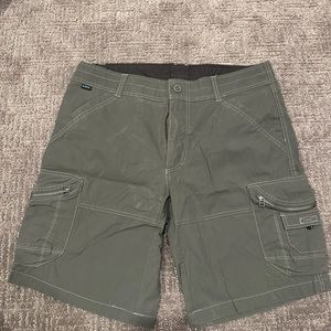 Kuhl mens cargo shorts in dark green